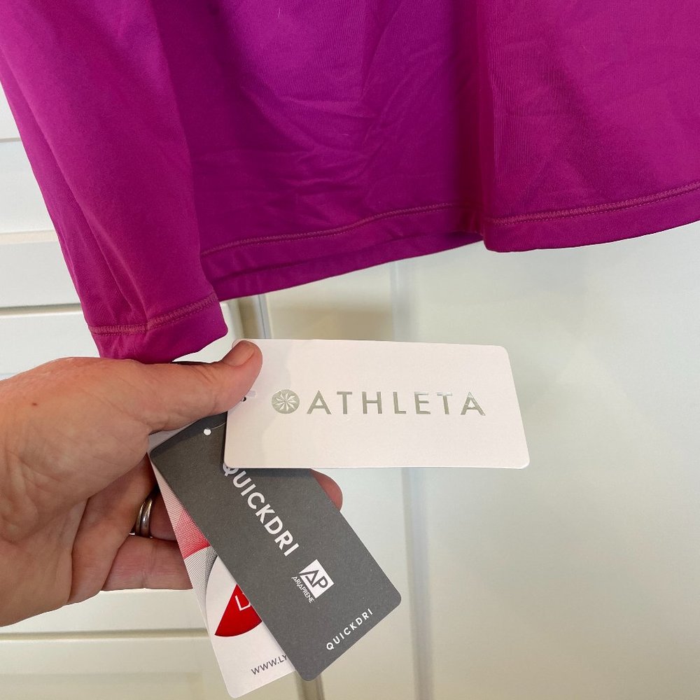 Athleta NWT Swim Top Size 36 B/C